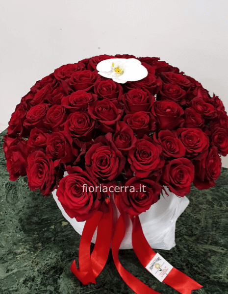 box con rose rosse con orchidea centrale