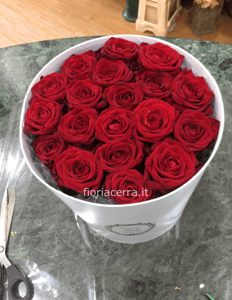box con rose rosse