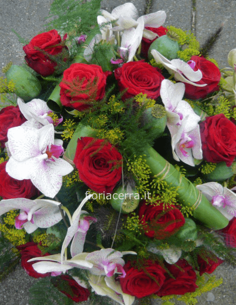 Mazzo di fiori con orchidee e rose » Pianet fiori vende fiori e piante a  Acerra. Invio e consegna fiori e piante a Acerra.